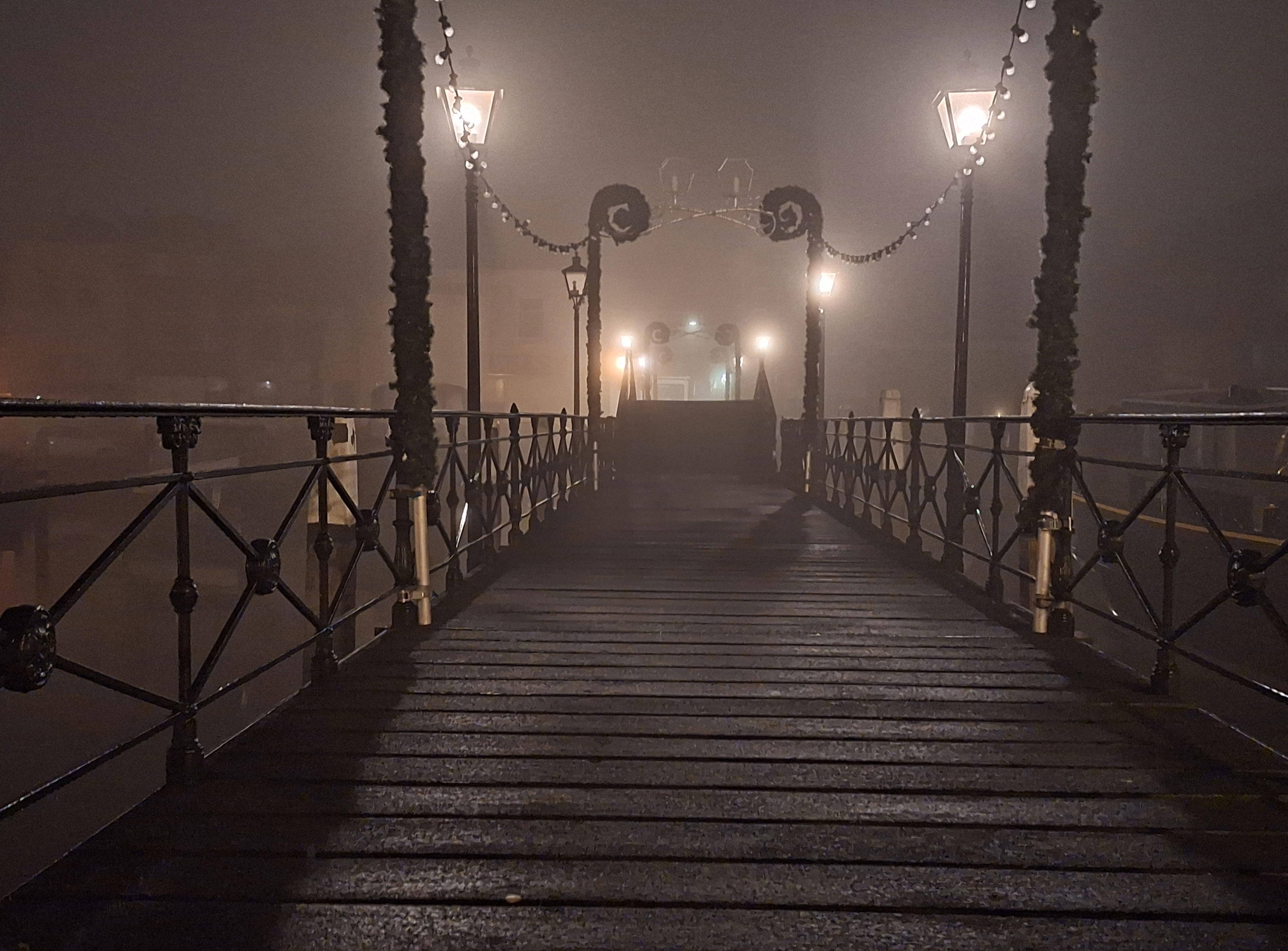 De Lange IJzeren Brug in de mist